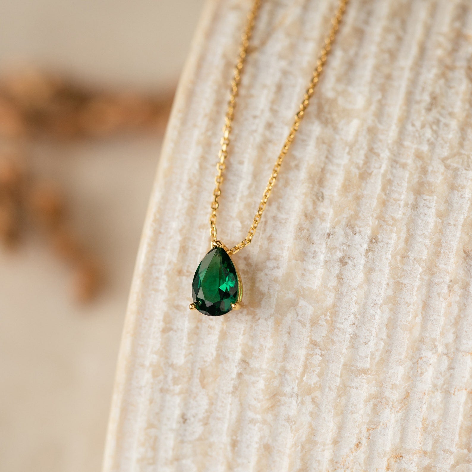 Ophelia Birthstone Necklace 18K Gold May Emerald